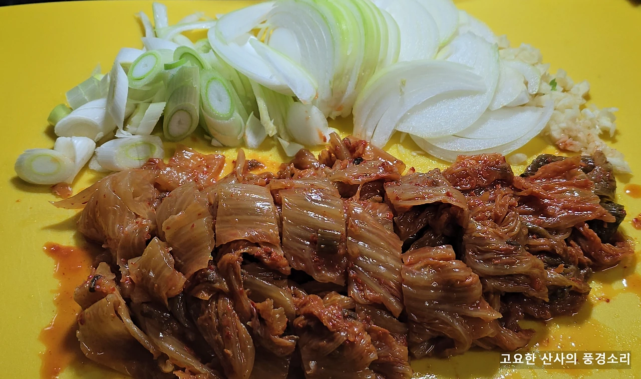 img.png?credential=yqXZFxpELC7KVnFOS48ylbz2pIh7yKj8&expires=1767193199&allow_ip=&allow_referer=&signature=iuhleuL7nXzP%2FD2rWW%2FpUDdR%2FBE%3D