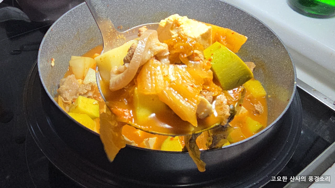 img.png?credential=yqXZFxpELC7KVnFOS48ylbz2pIh7yKj8&expires=1767193199&allow_ip=&allow_referer=&signature=I4bXSuZzM6BhMIWh3AYdh%2B7PdVs%3D