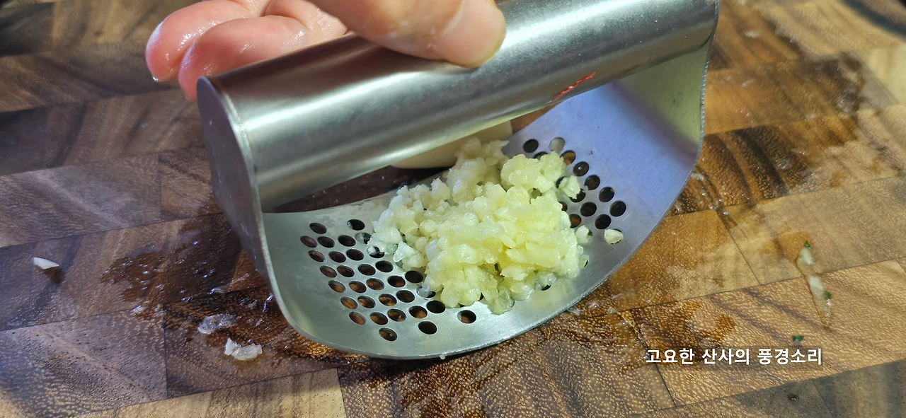 img.png?credential=yqXZFxpELC7KVnFOS48ylbz2pIh7yKj8&expires=1753973999&allow_ip=&allow_referer=&signature=GnFvCMfjXzDcifSm8FtACiU7jak%3D