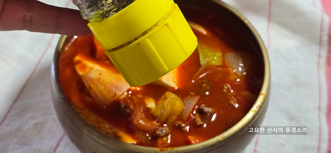 img.png?credential=yqXZFxpELC7KVnFOS48ylbz2pIh7yKj8&expires=1759244399&allow_ip=&allow_referer=&signature=cgc9jz7Vfx73x%2F%2FTTE8C%2FFmwnfk%3D