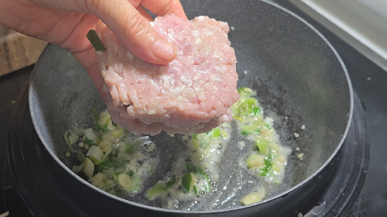 img.jpg?credential=yqXZFxpELC7KVnFOS48ylbz2pIh7yKj8&expires=1767193199&allow_ip=&allow_referer=&signature=gwaghOwHRfA9XV%2BhG2QnhymHMwI%3D