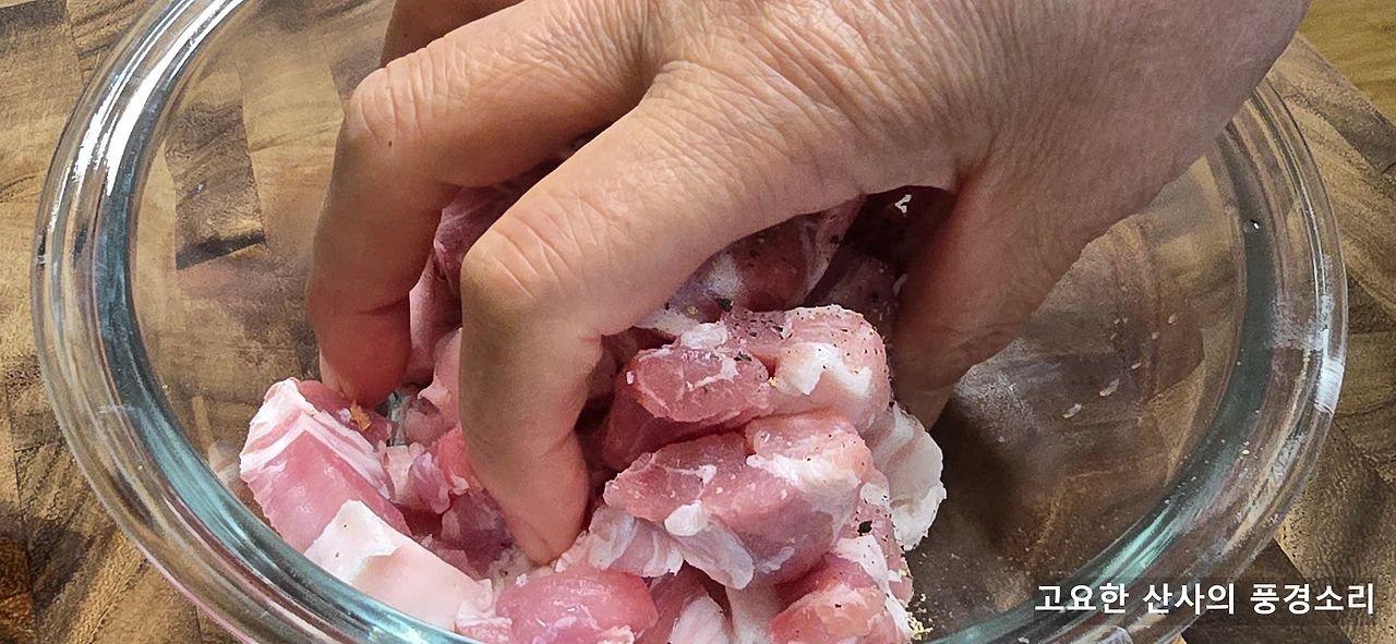 img.png?credential=yqXZFxpELC7KVnFOS48ylbz2pIh7yKj8&expires=1756652399&allow_ip=&allow_referer=&signature=T7Gy36UpEyL%2Bl2ogeAsQzMWsEcA%3D