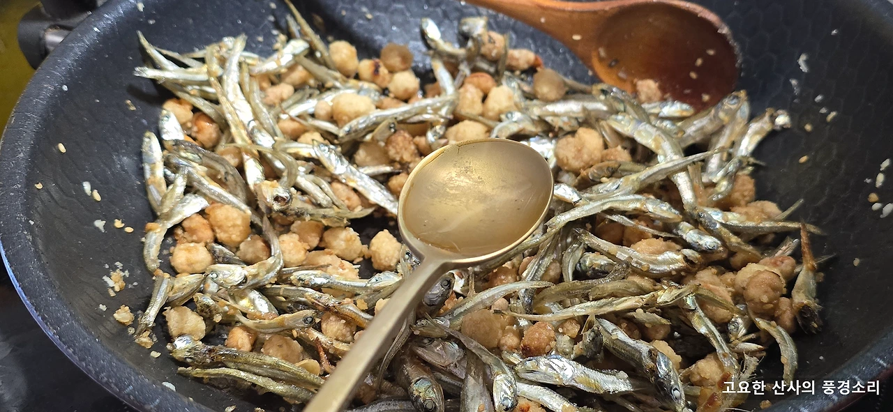 img.png?credential=yqXZFxpELC7KVnFOS48ylbz2pIh7yKj8&expires=1764514799&allow_ip=&allow_referer=&signature=8%2FlgYvXdYF7IsnunAa39jWhF4rM%3D