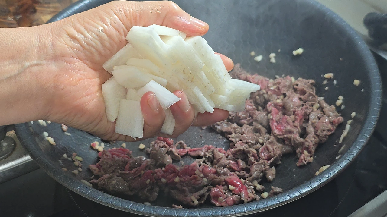 img.jpg?credential=yqXZFxpELC7KVnFOS48ylbz2pIh7yKj8&expires=1759244399&allow_ip=&allow_referer=&signature=haB8NPhab0rXSHTfWXSDlVsotNA%3D