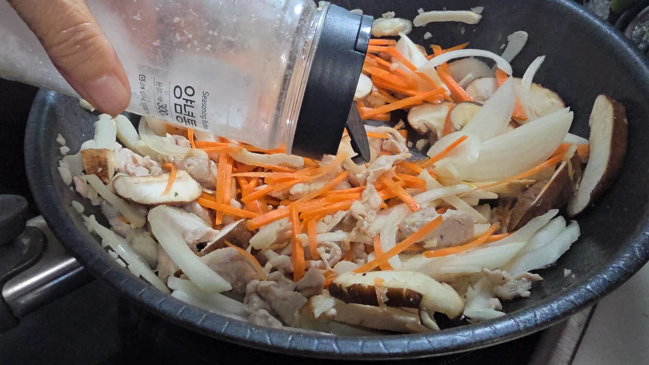 img.jpg?credential=yqXZFxpELC7KVnFOS48ylbz2pIh7yKj8&expires=1761922799&allow_ip=&allow_referer=&signature=ToaOmrpkHgH62SsjgaKQfW7umQo%3D