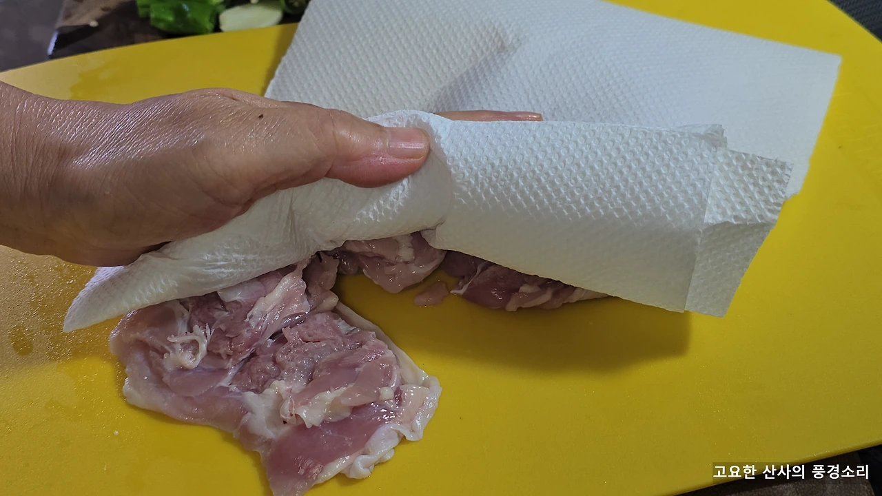 img.png?credential=yqXZFxpELC7KVnFOS48ylbz2pIh7yKj8&expires=1761922799&allow_ip=&allow_referer=&signature=C%2FzvbSokbz8%2Fsb4aJBtLYQ7sYd0%3D