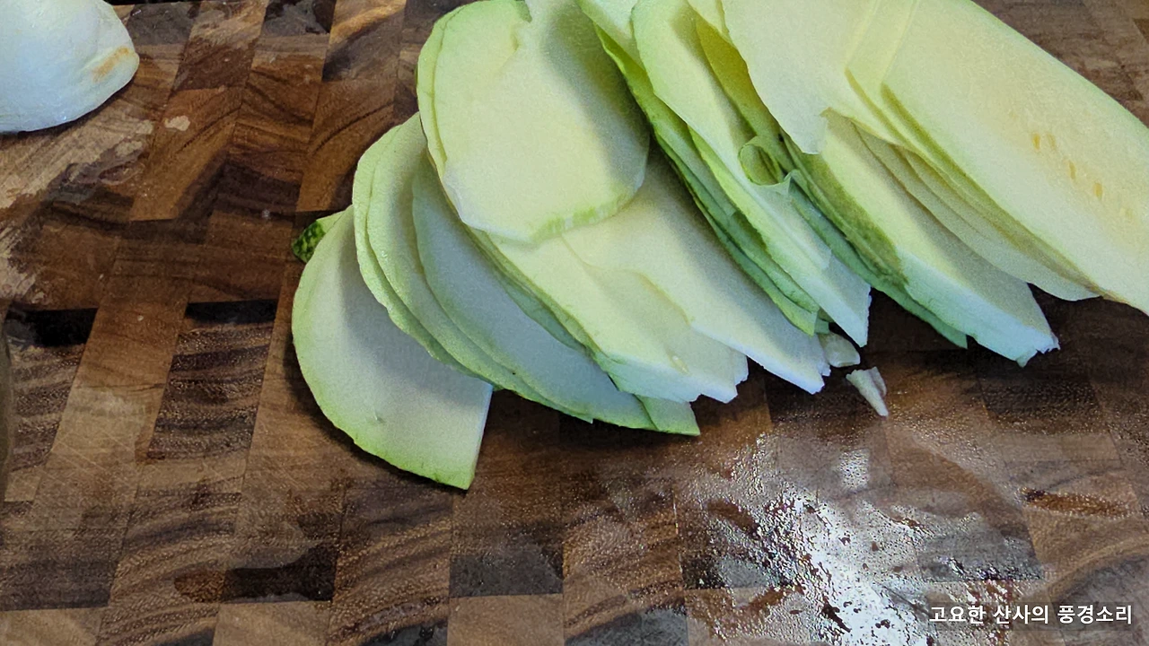 img.png?credential=yqXZFxpELC7KVnFOS48ylbz2pIh7yKj8&expires=1761922799&allow_ip=&allow_referer=&signature=LgIJs4%2F6FA4cNs2ybx38fhd7A28%3D