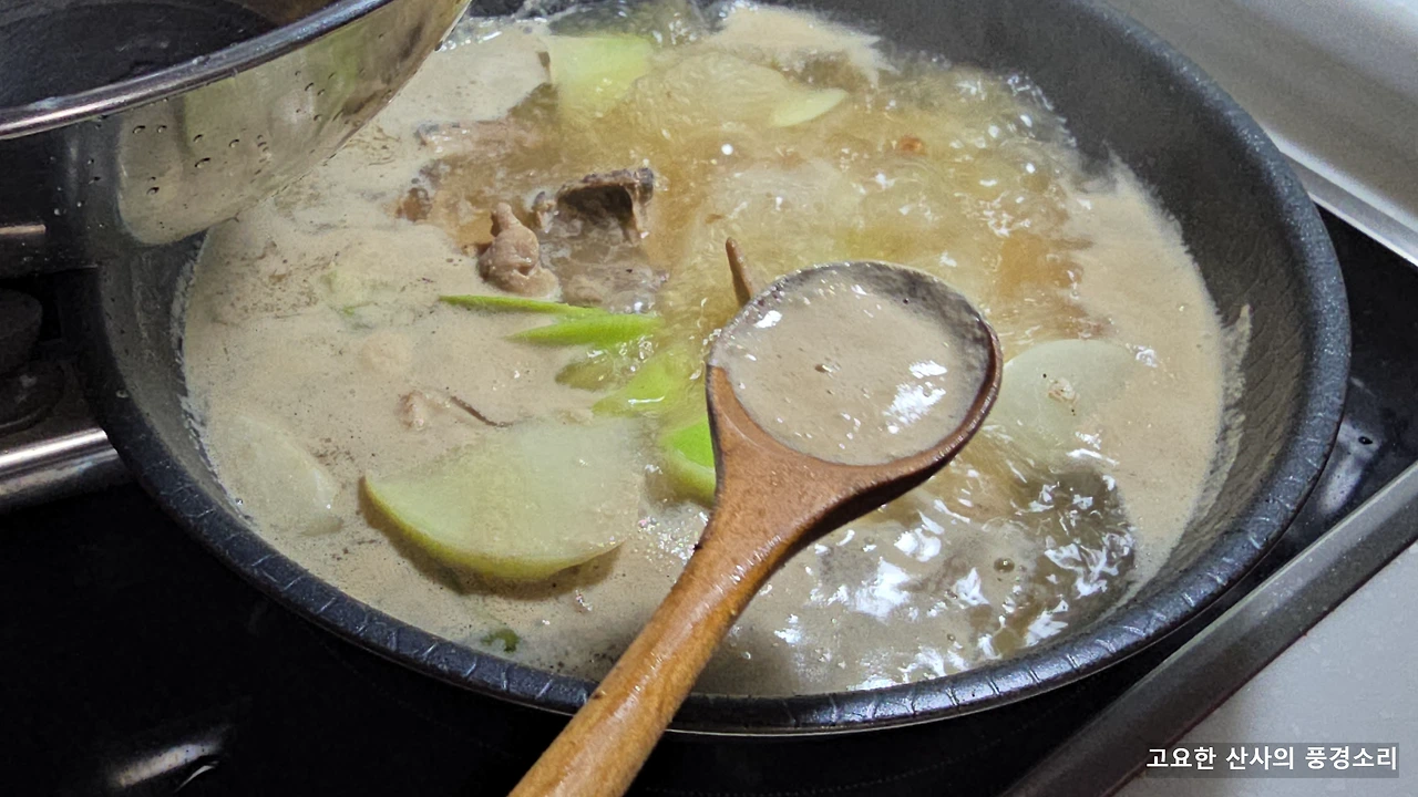 img.png?credential=yqXZFxpELC7KVnFOS48ylbz2pIh7yKj8&expires=1769871599&allow_ip=&allow_referer=&signature=L4VofPDuseG0yygvL1OubrsymnU%3D