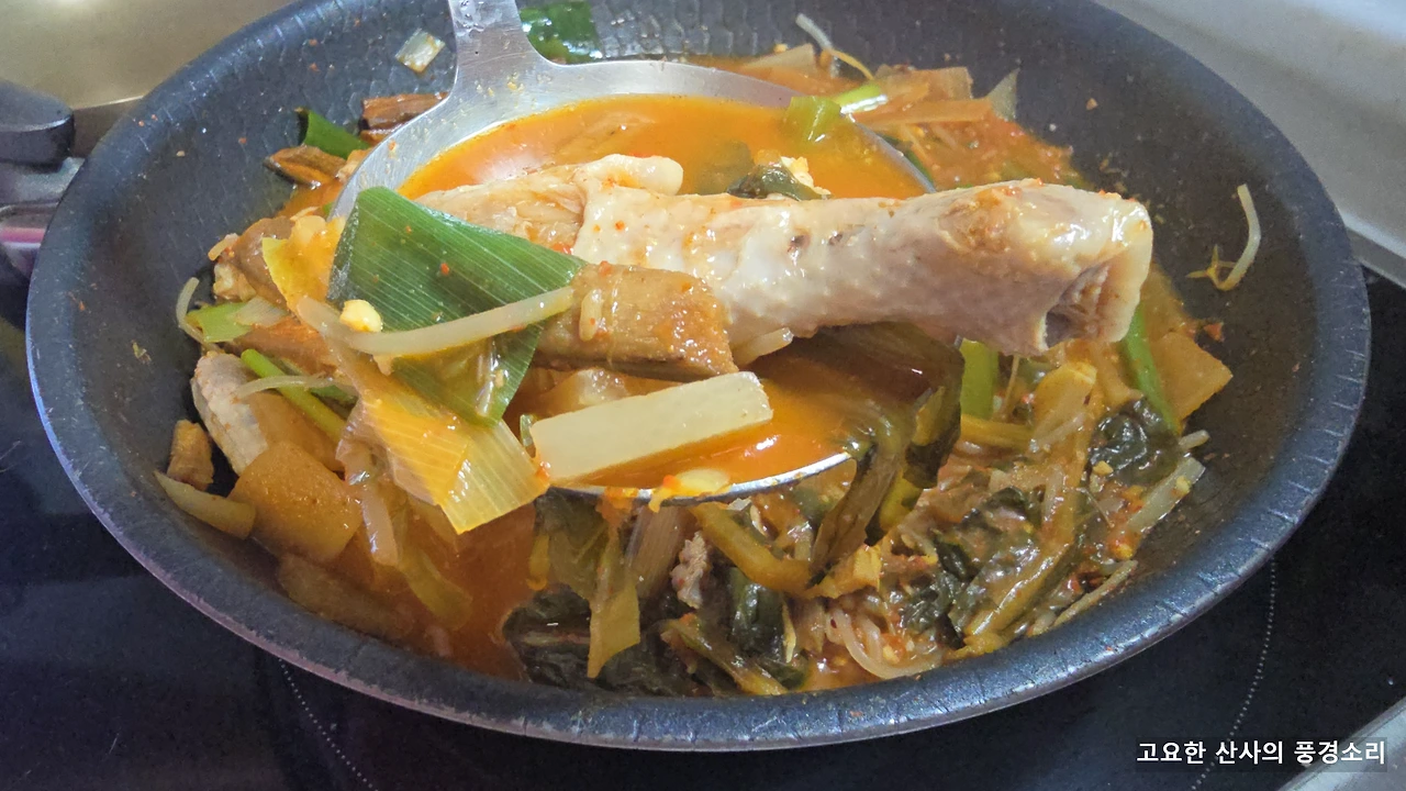 img.png?credential=yqXZFxpELC7KVnFOS48ylbz2pIh7yKj8&expires=1753973999&allow_ip=&allow_referer=&signature=6E7N6mzlobCLNUOSTx7AXgHG%2BHw%3D