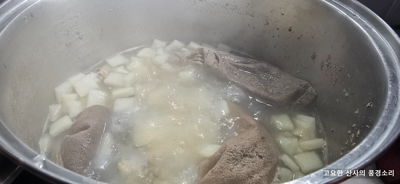 img.png?credential=yqXZFxpELC7KVnFOS48ylbz2pIh7yKj8&expires=1761922799&allow_ip=&allow_referer=&signature=UtXW1DUUHbC0rm5mY8nJDsMwir8%3D