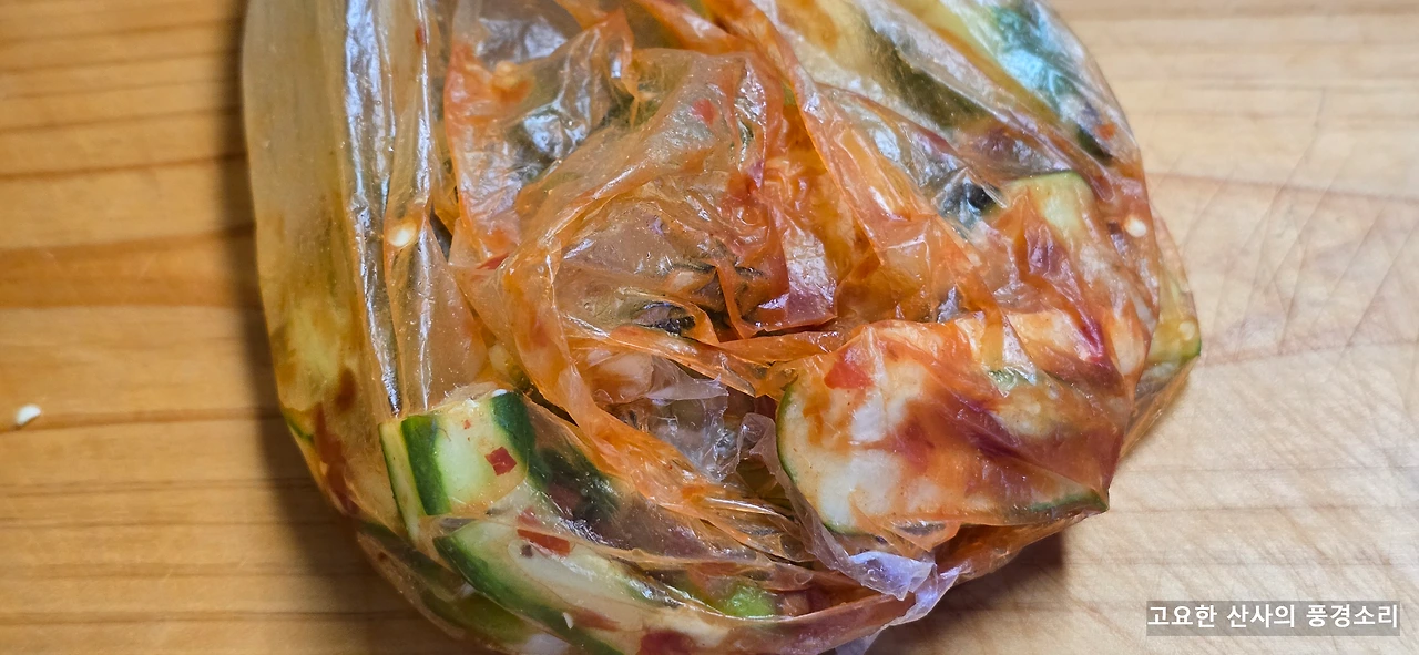 img.png?credential=yqXZFxpELC7KVnFOS48ylbz2pIh7yKj8&expires=1759244399&allow_ip=&allow_referer=&signature=DRuAYBnRAMv%2FdjereSymSHvnims%3D