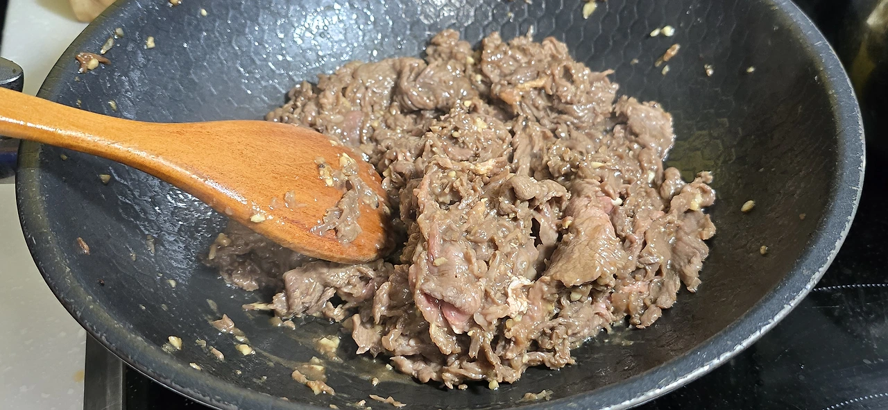 img.jpg?credential=yqXZFxpELC7KVnFOS48ylbz2pIh7yKj8&expires=1761922799&allow_ip=&allow_referer=&signature=ItcMCpCrd7tS6041%2FPWtjIWcZt0%3D