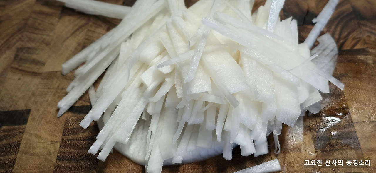 img.png?credential=yqXZFxpELC7KVnFOS48ylbz2pIh7yKj8&expires=1761922799&allow_ip=&allow_referer=&signature=IpFa9ziV0CkA67wy1dtm4q%2FuHEk%3D