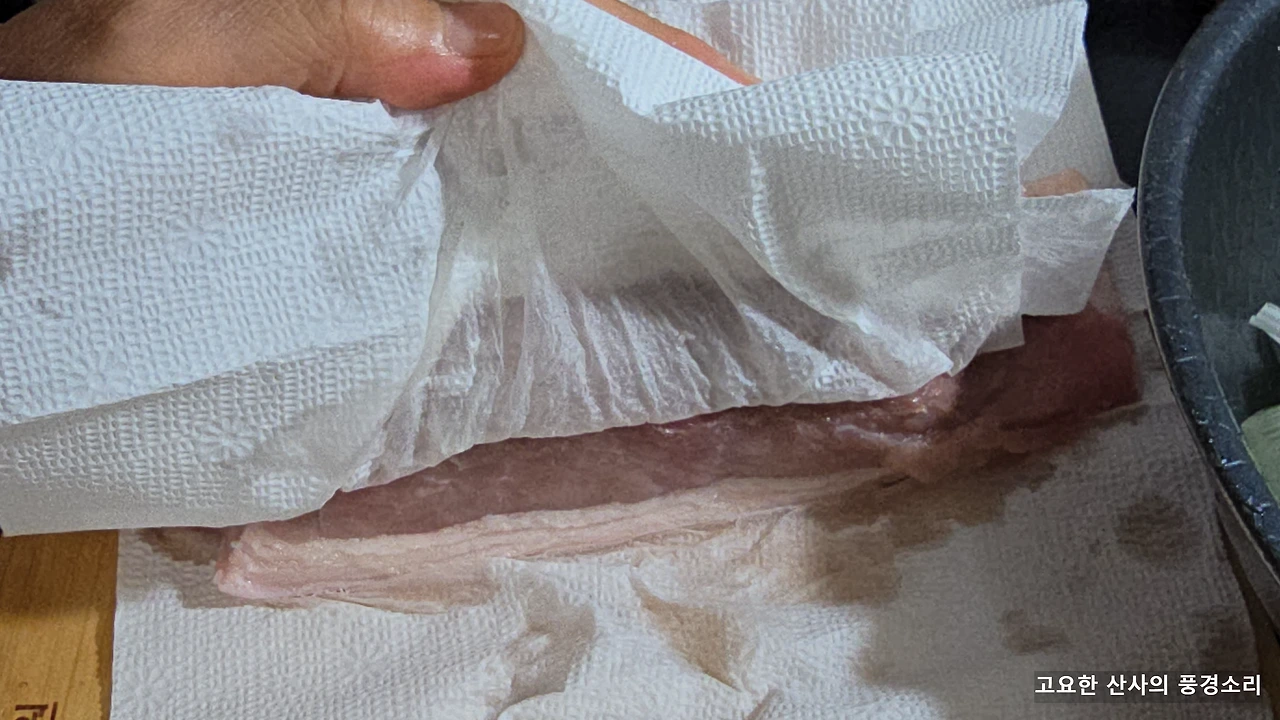 img.png?credential=yqXZFxpELC7KVnFOS48ylbz2pIh7yKj8&expires=1759244399&allow_ip=&allow_referer=&signature=ieyy6L%2F40U6QlbCHLMexrwJG%2FwU%3D