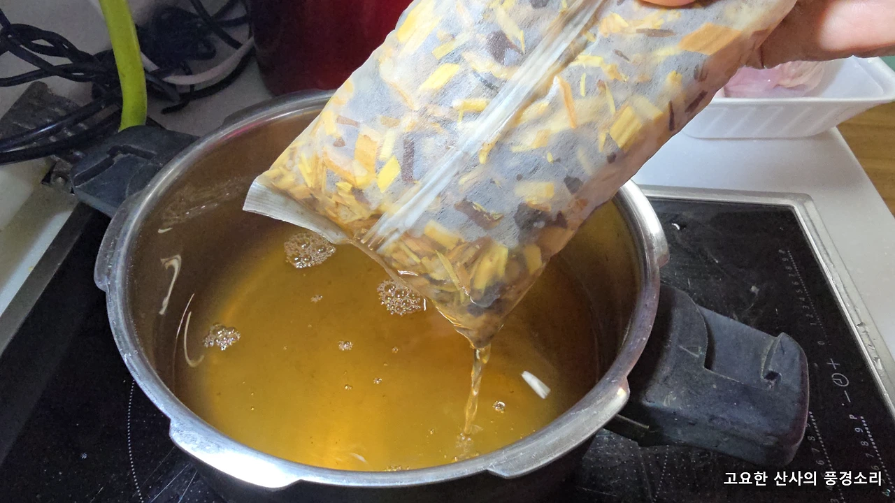 img.png?credential=yqXZFxpELC7KVnFOS48ylbz2pIh7yKj8&expires=1756652399&allow_ip=&allow_referer=&signature=VP7Lp3wEpTc30QbwDd%2Bz%2F3IZ8Bw%3D