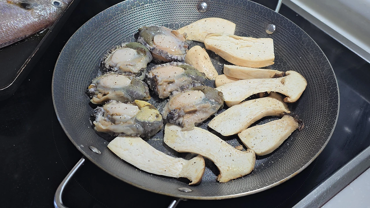 img.jpg?credential=yqXZFxpELC7KVnFOS48ylbz2pIh7yKj8&expires=1767193199&allow_ip=&allow_referer=&signature=oCzZPO0lJT%2FAnzo6lk8gcMlno6o%3D