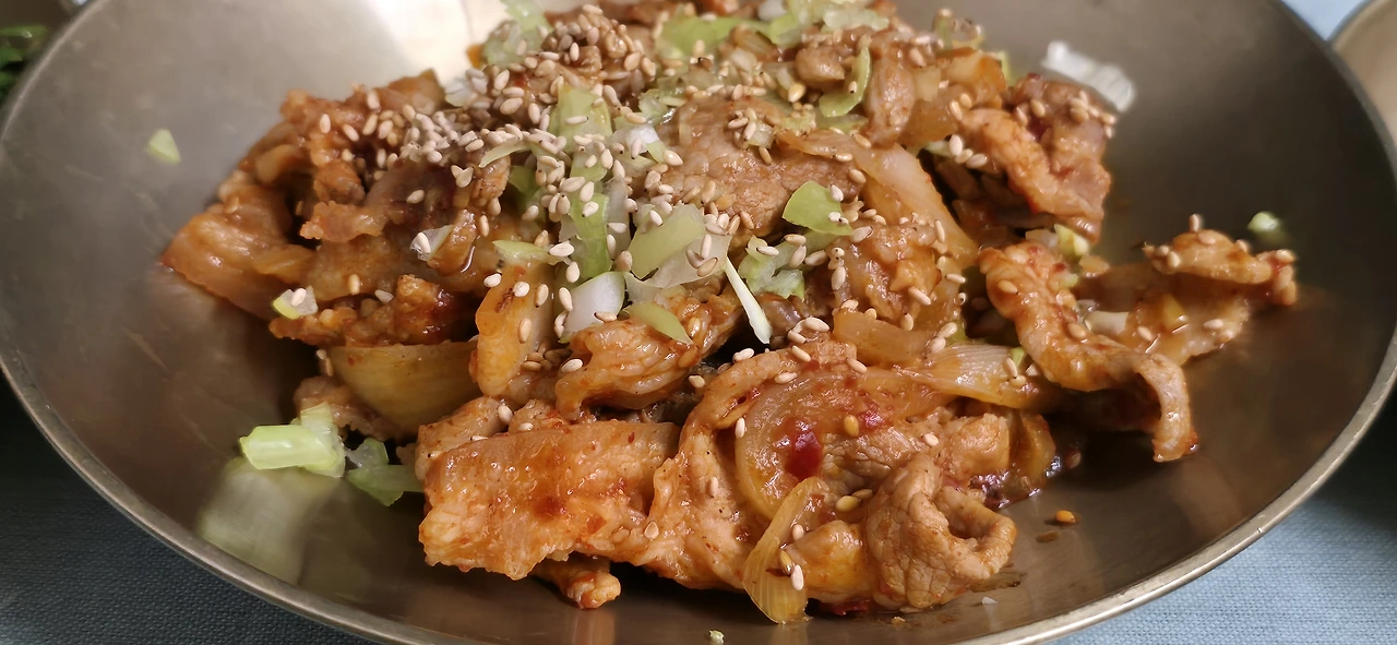 img.jpg?credential=yqXZFxpELC7KVnFOS48ylbz2pIh7yKj8&expires=1764514799&allow_ip=&allow_referer=&signature=hXD451rbAocO07O8vqWM0lkXCdM%3D