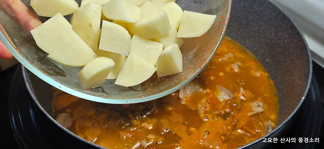 img.png?credential=yqXZFxpELC7KVnFOS48ylbz2pIh7yKj8&expires=1767193199&allow_ip=&allow_referer=&signature=zLB1CT51sUV7LeUM6o0wUtFhaTY%3D