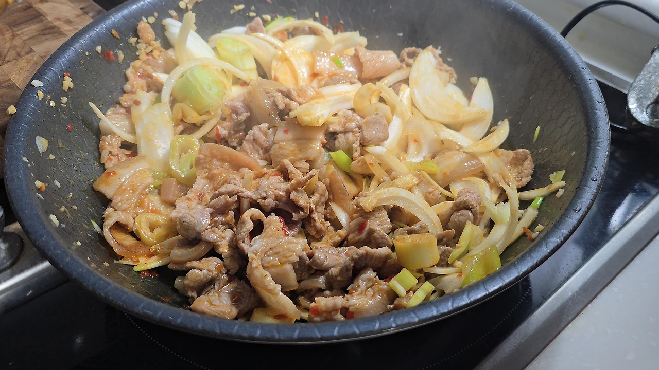 img.jpg?credential=yqXZFxpELC7KVnFOS48ylbz2pIh7yKj8&expires=1764514799&allow_ip=&allow_referer=&signature=7iSoH30hrB5PzETTf%2F6CJ%2F5MUXw%3D