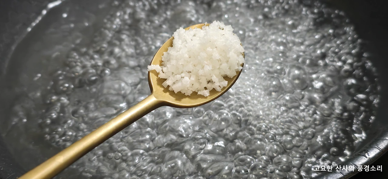 img.png?credential=yqXZFxpELC7KVnFOS48ylbz2pIh7yKj8&expires=1761922799&allow_ip=&allow_referer=&signature=89rMtHLZ1EjGhLgaVIgYrCUv%2FJw%3D