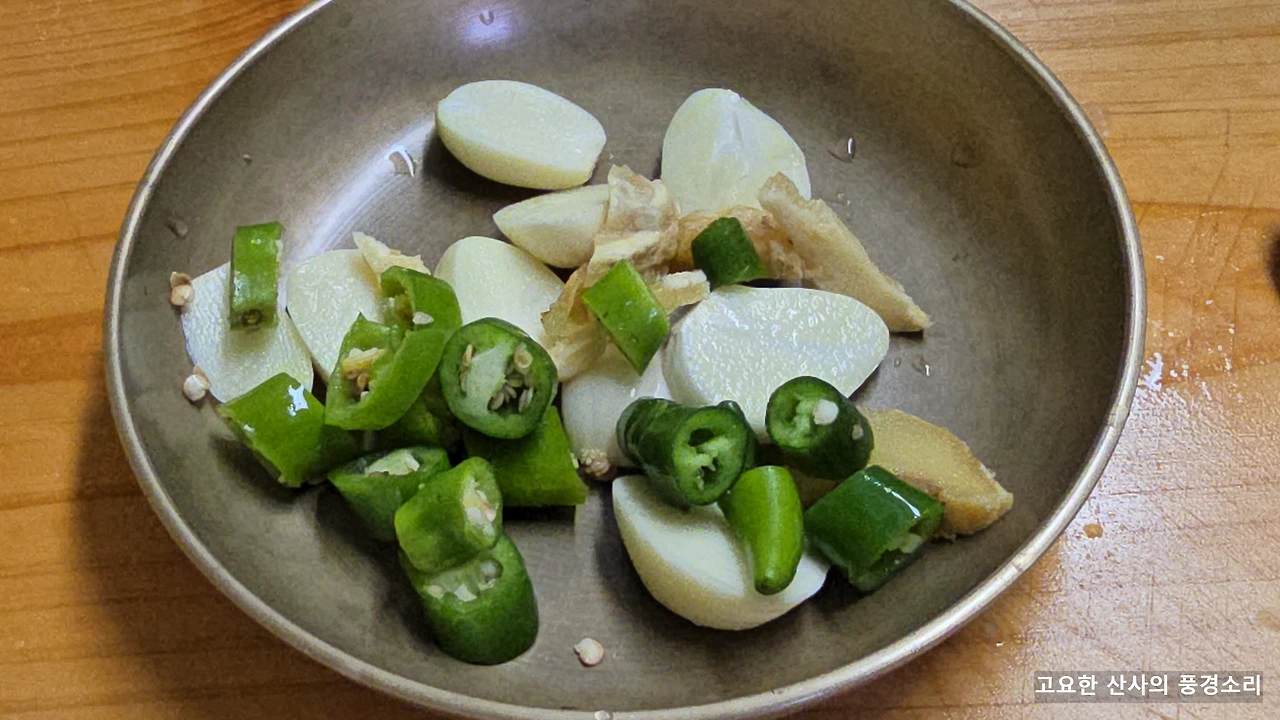 img.png?credential=yqXZFxpELC7KVnFOS48ylbz2pIh7yKj8&expires=1759244399&allow_ip=&allow_referer=&signature=srkKZ0s8jQw3cq9muLSHp2RdOIc%3D