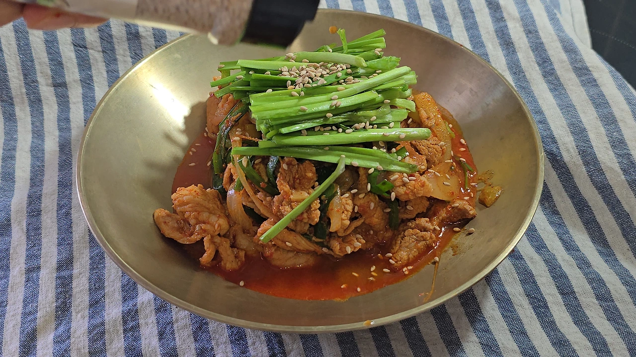 img.jpg?credential=yqXZFxpELC7KVnFOS48ylbz2pIh7yKj8&expires=1759244399&allow_ip=&allow_referer=&signature=Kbxyqzhgab7FBDreDgAvFnAtTWg%3D