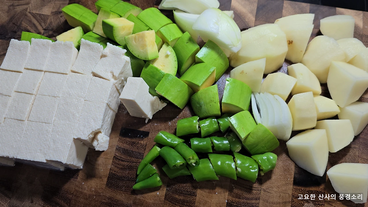 img.png?credential=yqXZFxpELC7KVnFOS48ylbz2pIh7yKj8&expires=1767193199&allow_ip=&allow_referer=&signature=337uMg0Wl5%2FqcfZ5KGNVi86Eqj0%3D