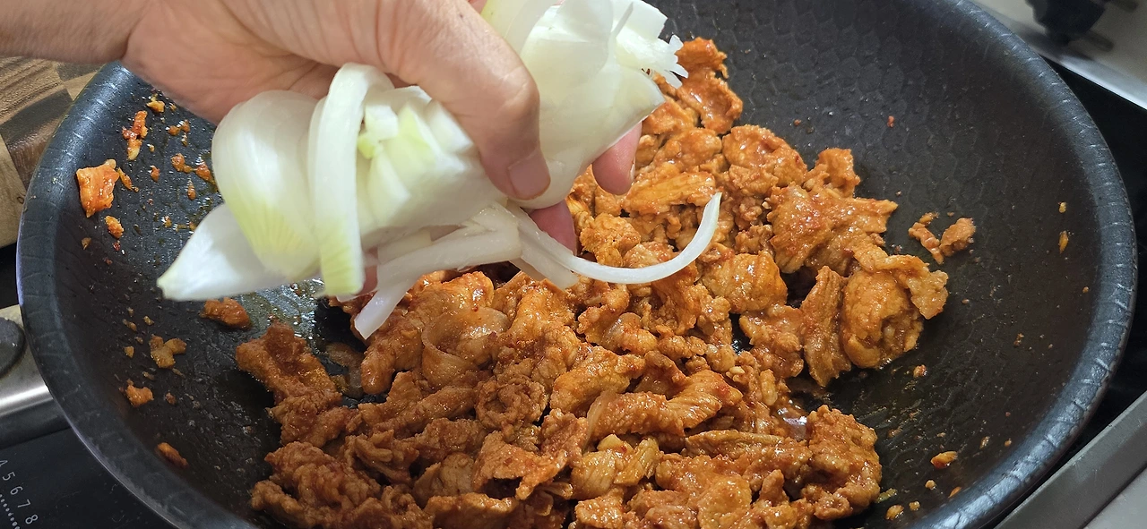 img.jpg?credential=yqXZFxpELC7KVnFOS48ylbz2pIh7yKj8&expires=1759244399&allow_ip=&allow_referer=&signature=Nc8MWbT5RmyKIoQWHHrakCPBrYY%3D