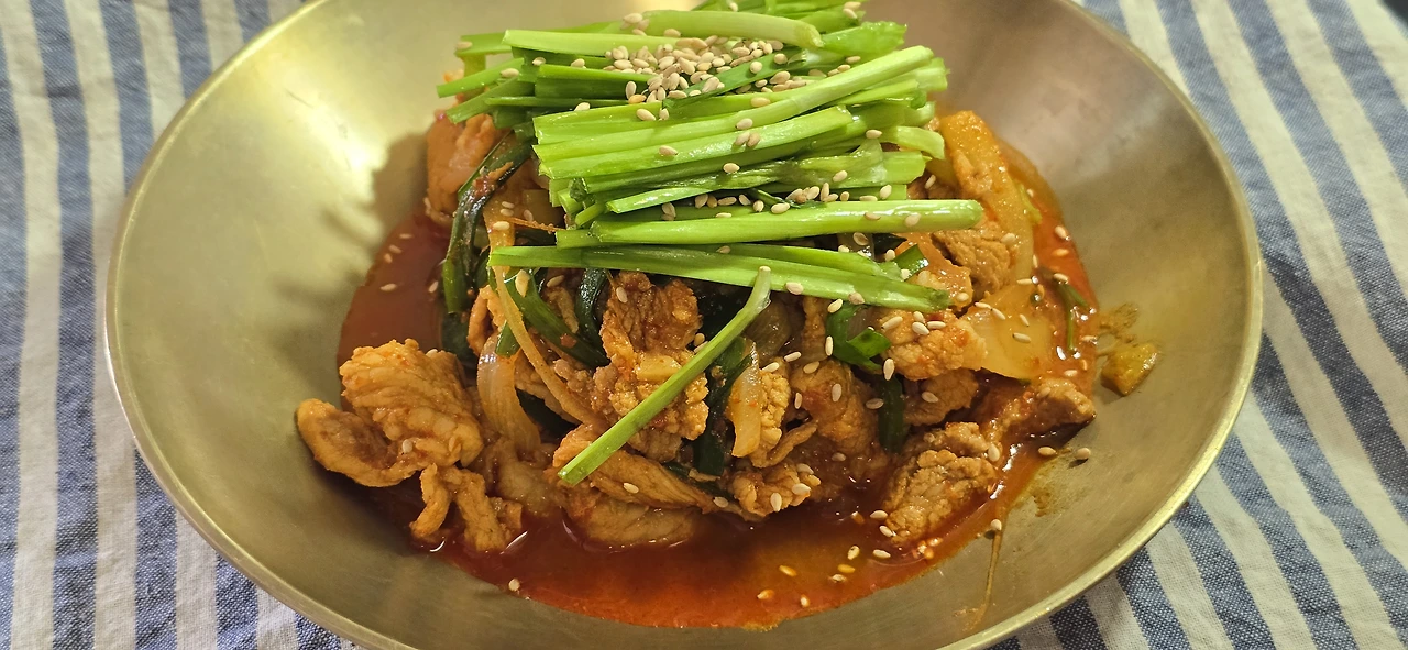 img.jpg?credential=yqXZFxpELC7KVnFOS48ylbz2pIh7yKj8&expires=1759244399&allow_ip=&allow_referer=&signature=iEmM%2FfBRl%2F1dHU98c%2BaMZbgTTdg%3D