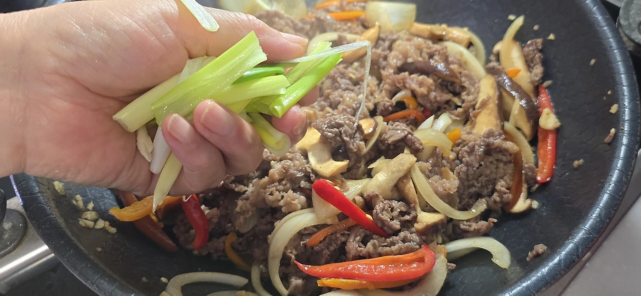 img.jpg?credential=yqXZFxpELC7KVnFOS48ylbz2pIh7yKj8&expires=1761922799&allow_ip=&allow_referer=&signature=IoHBiglkU45nAepXsMdSeCNRMWk%3D