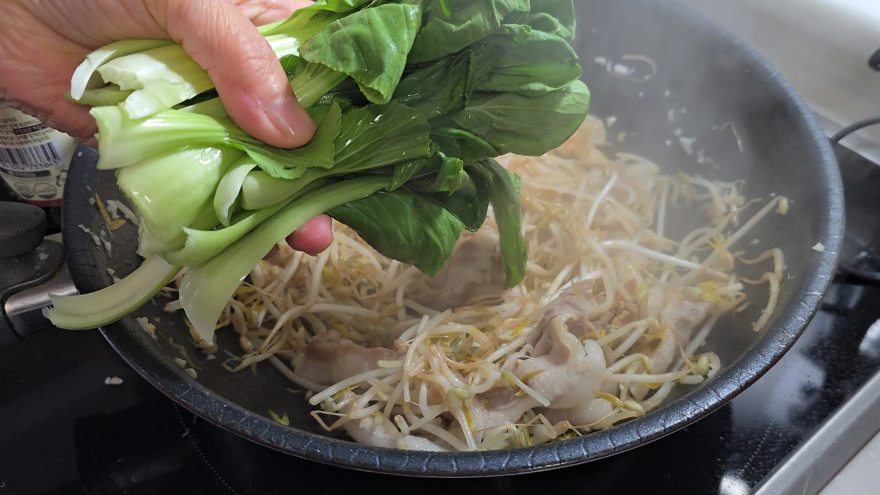 img.jpg?credential=yqXZFxpELC7KVnFOS48ylbz2pIh7yKj8&expires=1764514799&allow_ip=&allow_referer=&signature=qKJMOvb1onYl7dWphfLICvrsQf4%3D