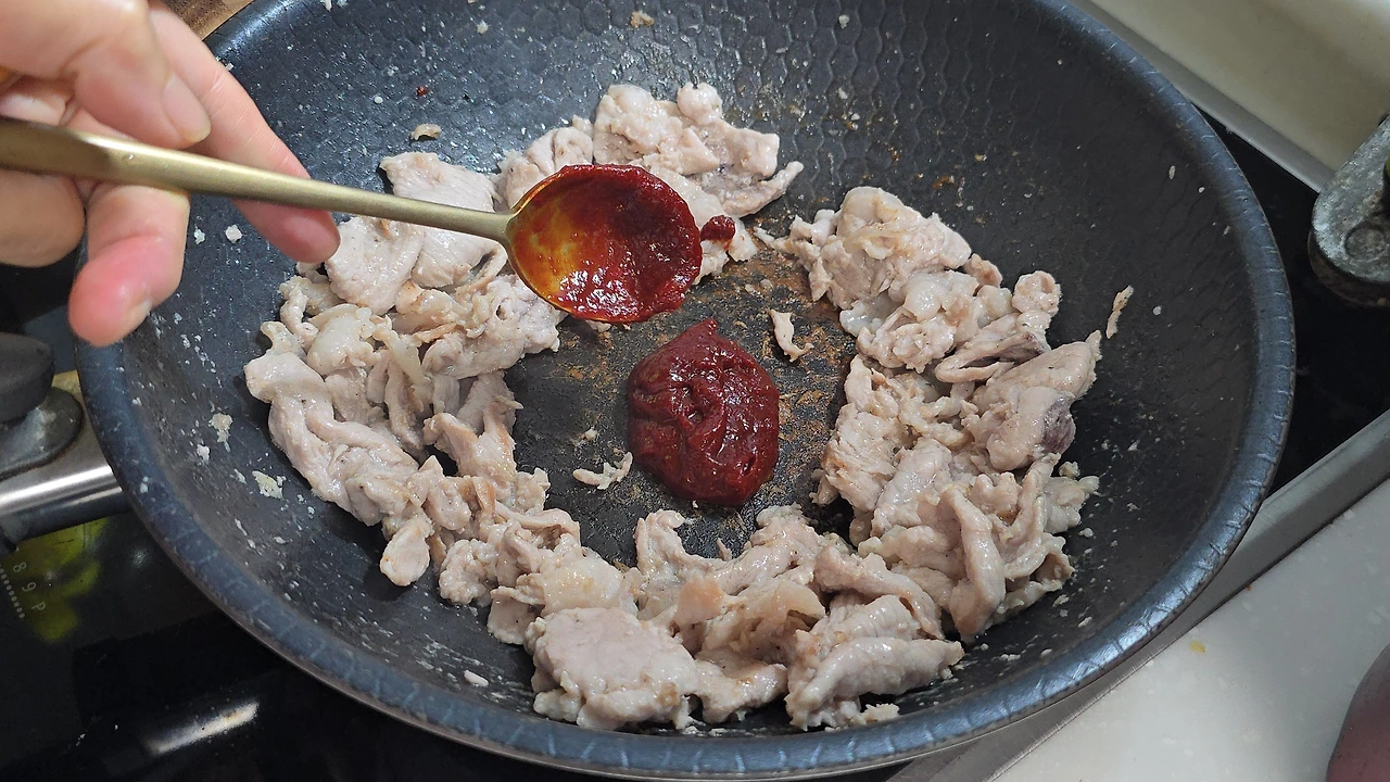 img.jpg?credential=yqXZFxpELC7KVnFOS48ylbz2pIh7yKj8&expires=1759244399&allow_ip=&allow_referer=&signature=OZyBDCvYTf1aTNmpdSUKFFFY5fI%3D