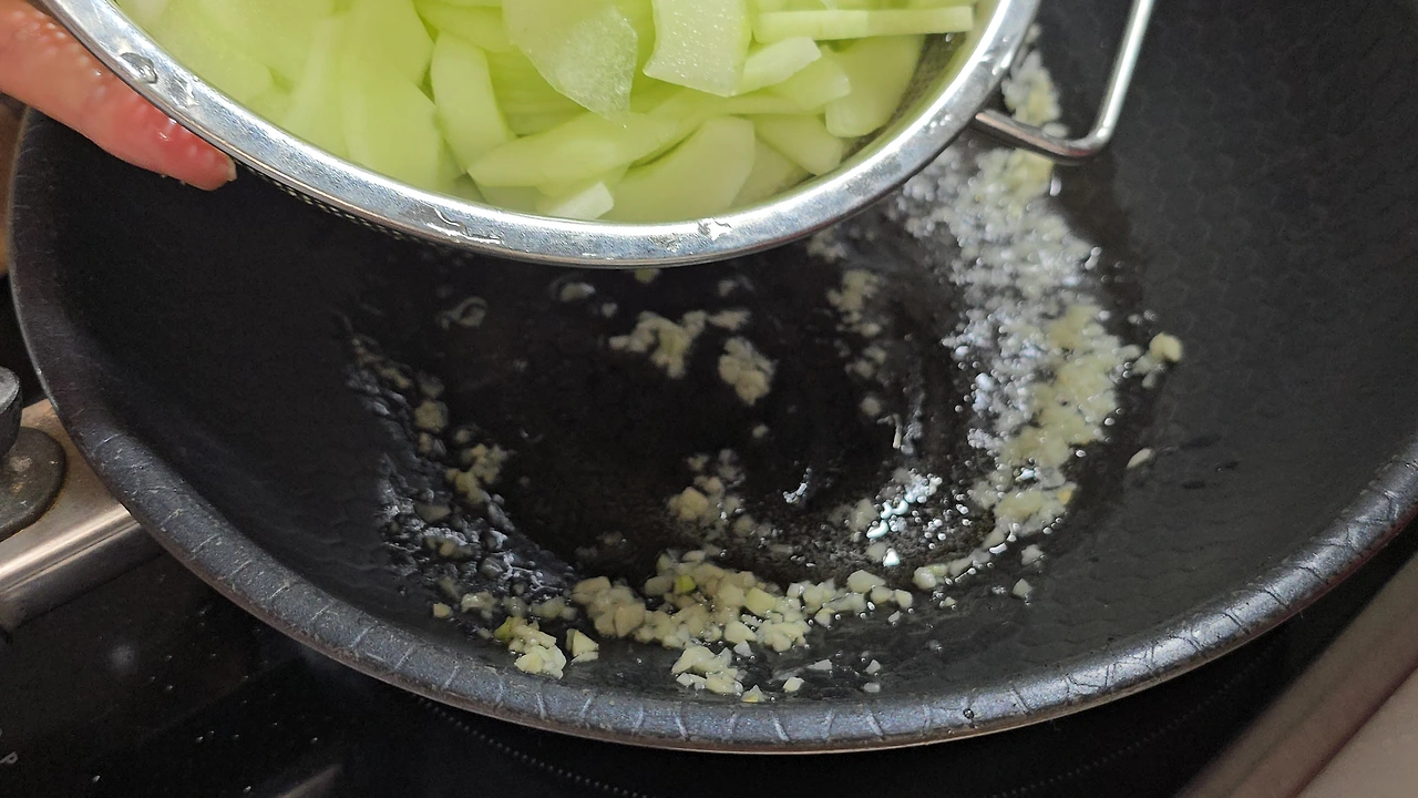 img.jpg?credential=yqXZFxpELC7KVnFOS48ylbz2pIh7yKj8&expires=1759244399&allow_ip=&allow_referer=&signature=WlkfdBL2MMyqsfrni2%2BSGbvo6OA%3D