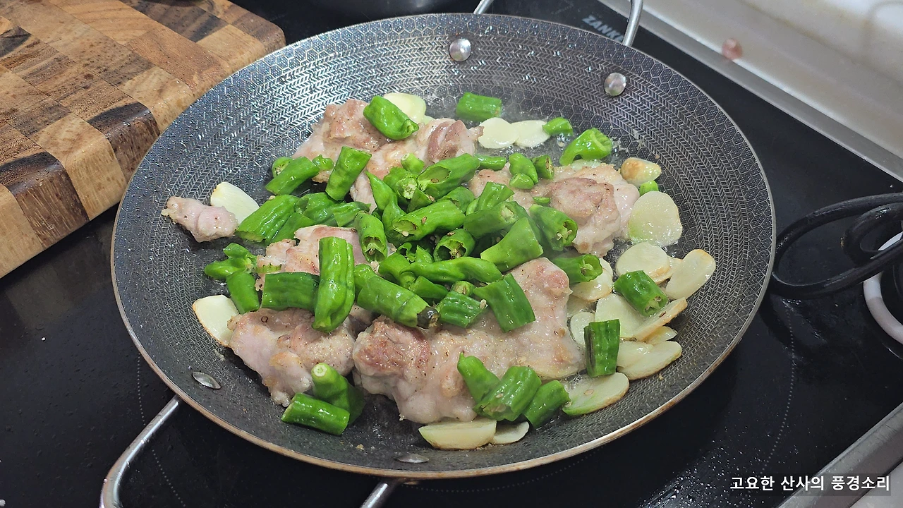 img.png?credential=yqXZFxpELC7KVnFOS48ylbz2pIh7yKj8&expires=1761922799&allow_ip=&allow_referer=&signature=EYVGeOiZlYf6ZIlGXjSu3hYvRFg%3D