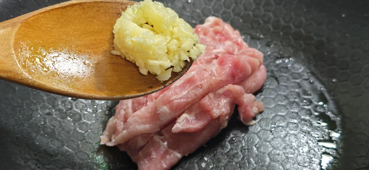 img.jpg?credential=yqXZFxpELC7KVnFOS48ylbz2pIh7yKj8&expires=1761922799&allow_ip=&allow_referer=&signature=LkxlyFS3eYlUsL2Db0C4aUbNvqQ%3D