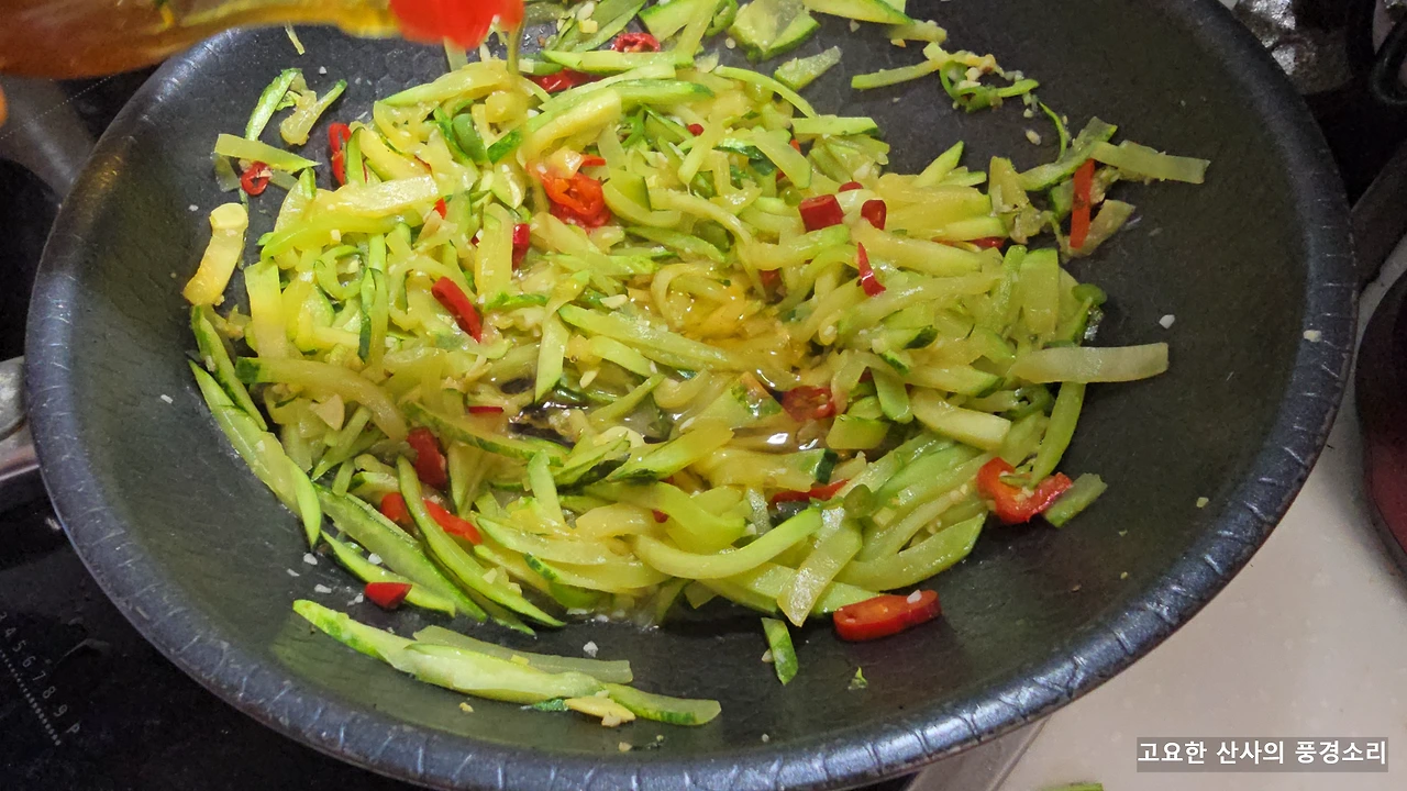 img.png?credential=yqXZFxpELC7KVnFOS48ylbz2pIh7yKj8&expires=1764514799&allow_ip=&allow_referer=&signature=LUw5A%2BZWKooPFAa3ml%2BhP2c2v7I%3D