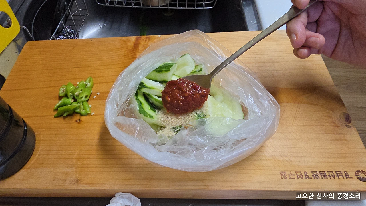 img.png?credential=yqXZFxpELC7KVnFOS48ylbz2pIh7yKj8&expires=1759244399&allow_ip=&allow_referer=&signature=Yy0oJ8zCD8n7VnN9FPmfM9s80fE%3D