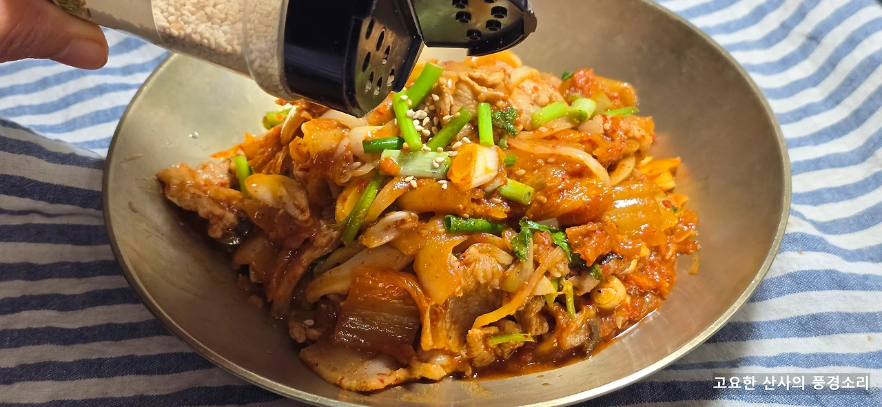 img.png?credential=yqXZFxpELC7KVnFOS48ylbz2pIh7yKj8&expires=1767193199&allow_ip=&allow_referer=&signature=EoWvgBnQMbU9COD5k75aMoOxTSU%3D