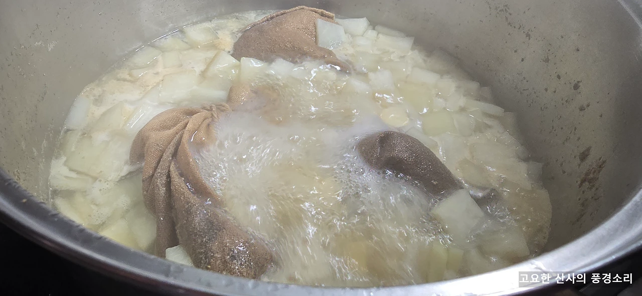 img.png?credential=yqXZFxpELC7KVnFOS48ylbz2pIh7yKj8&expires=1761922799&allow_ip=&allow_referer=&signature=tEwIOMjGVadgH74DSzMY%2BqrZT1Q%3D