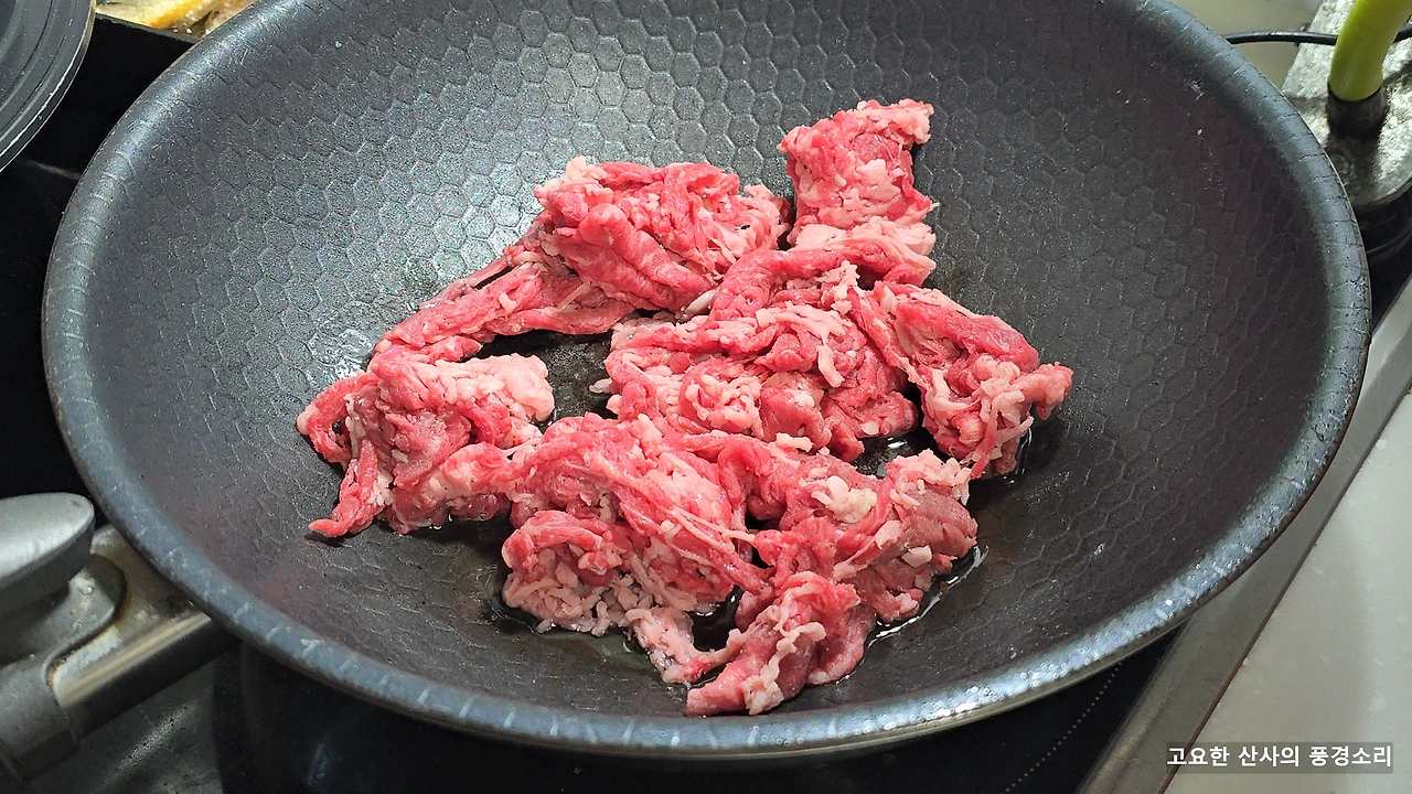 img.png?credential=yqXZFxpELC7KVnFOS48ylbz2pIh7yKj8&expires=1764514799&allow_ip=&allow_referer=&signature=oTlT5iVd0UY8yBpsD72GkFWq0tY%3D