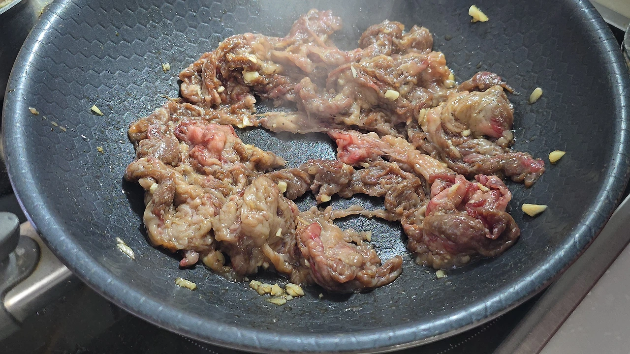 img.jpg?credential=yqXZFxpELC7KVnFOS48ylbz2pIh7yKj8&expires=1761922799&allow_ip=&allow_referer=&signature=zBqKzA5FZVMc9iXQEzBIpHjnICU%3D