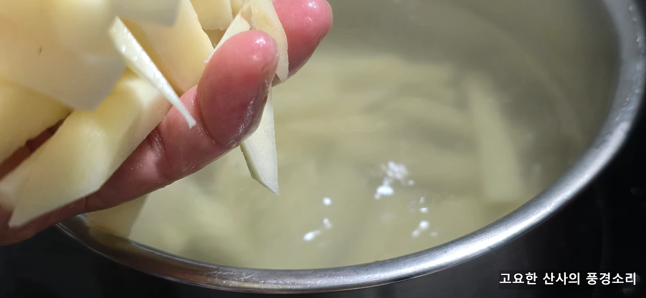 img.png?credential=yqXZFxpELC7KVnFOS48ylbz2pIh7yKj8&expires=1753973999&allow_ip=&allow_referer=&signature=dSNkhe%2Fz3%2FUJZQEEVGdnPbdwOdk%3D