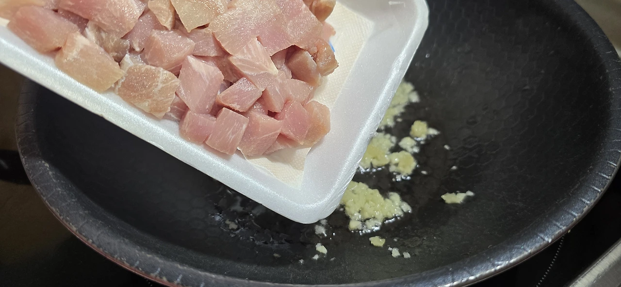 img.jpg?credential=yqXZFxpELC7KVnFOS48ylbz2pIh7yKj8&expires=1753973999&allow_ip=&allow_referer=&signature=%2FDvJJD6Jy6Y167P2BVEenIiglnQ%3D