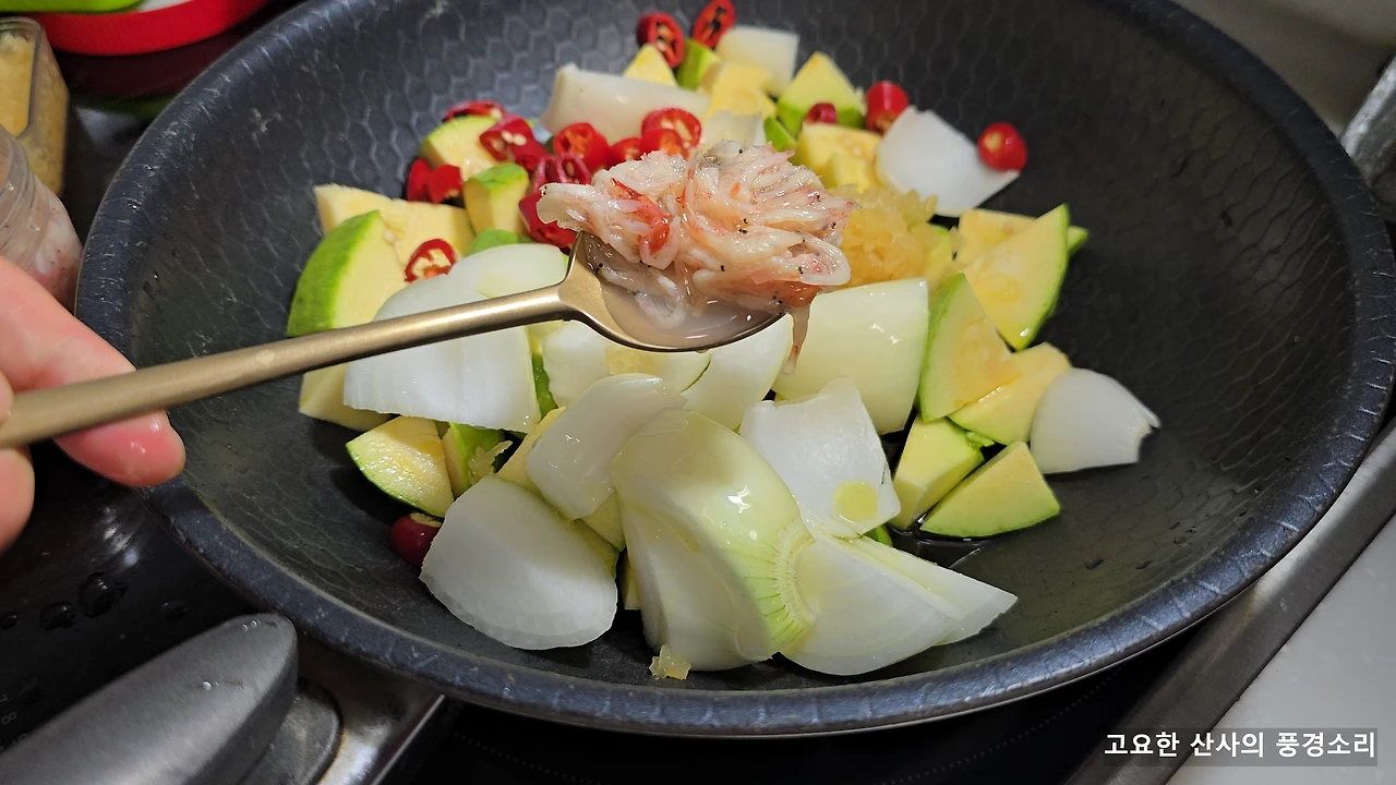 img.png?credential=yqXZFxpELC7KVnFOS48ylbz2pIh7yKj8&expires=1753973999&allow_ip=&allow_referer=&signature=SgwCUjCyxQ8FUi0Acp6qfX0l%2FX0%3D