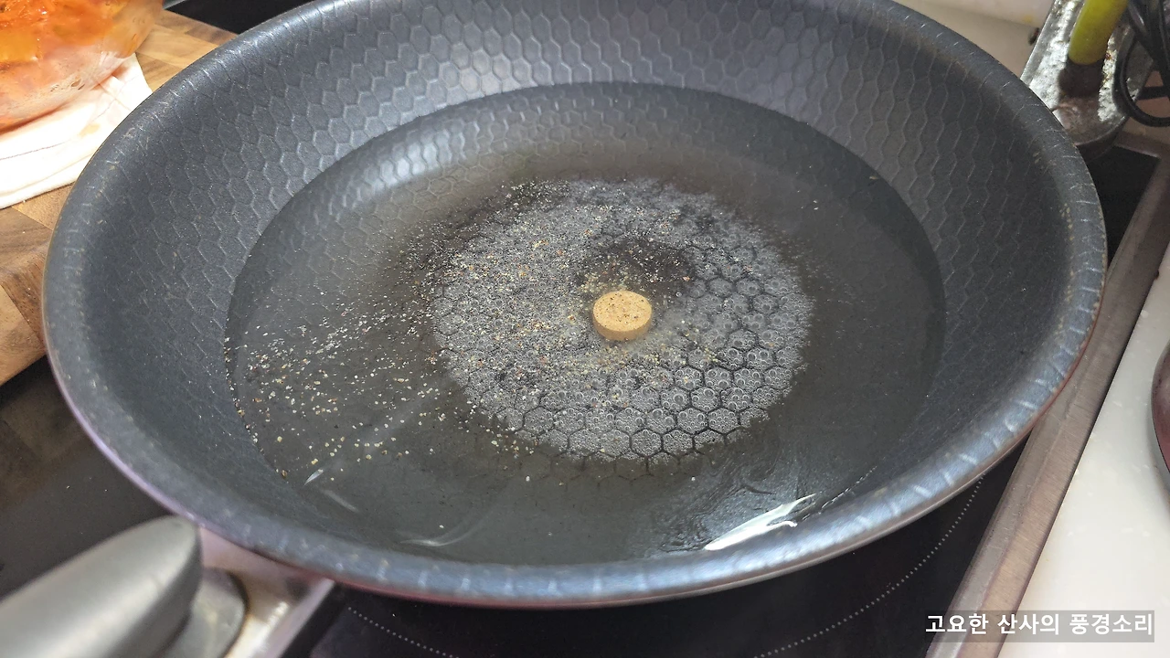 img.png?credential=yqXZFxpELC7KVnFOS48ylbz2pIh7yKj8&expires=1753973999&allow_ip=&allow_referer=&signature=qB88nFPGzo4XwcyyjQ3wcqi6r3c%3D