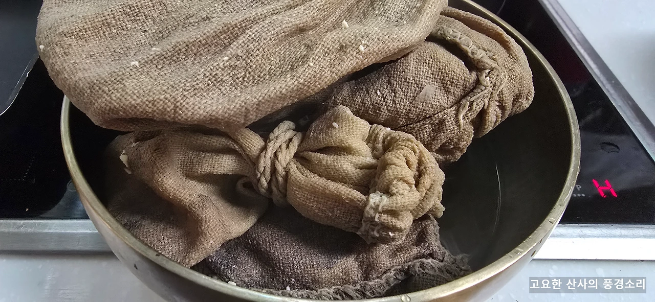 img.png?credential=yqXZFxpELC7KVnFOS48ylbz2pIh7yKj8&expires=1761922799&allow_ip=&allow_referer=&signature=3G66LjC0GOviEX1MoJJf%2FYrRpik%3D