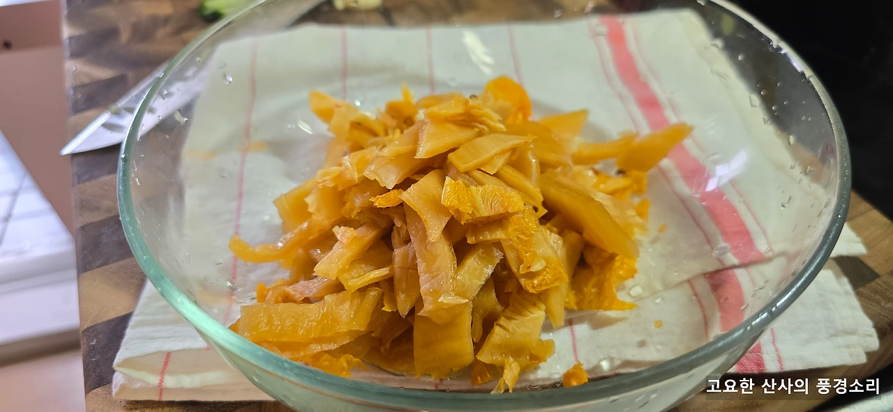 img.png?credential=yqXZFxpELC7KVnFOS48ylbz2pIh7yKj8&expires=1753973999&allow_ip=&allow_referer=&signature=ZjxKOJW5u0wZr1c%2FsIDYWHx%2BGjI%3D