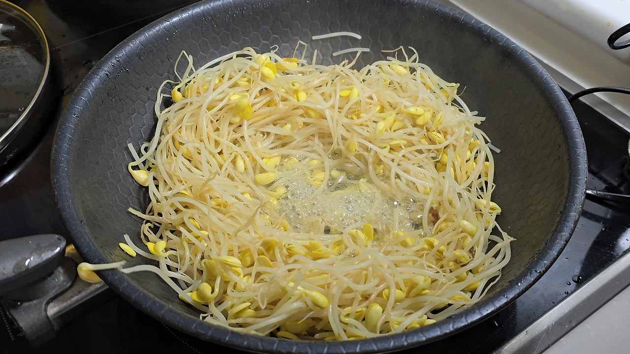 img.jpg?credential=yqXZFxpELC7KVnFOS48ylbz2pIh7yKj8&expires=1764514799&allow_ip=&allow_referer=&signature=TxaO5Rhf%2F3DfR9ZXTVBPN5c7M9I%3D