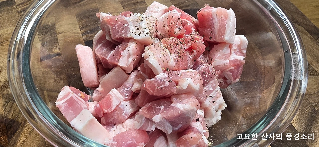 img.png?credential=yqXZFxpELC7KVnFOS48ylbz2pIh7yKj8&expires=1756652399&allow_ip=&allow_referer=&signature=eRrmlECxgbQkV8IS%2BTAC7Kty%2ByU%3D