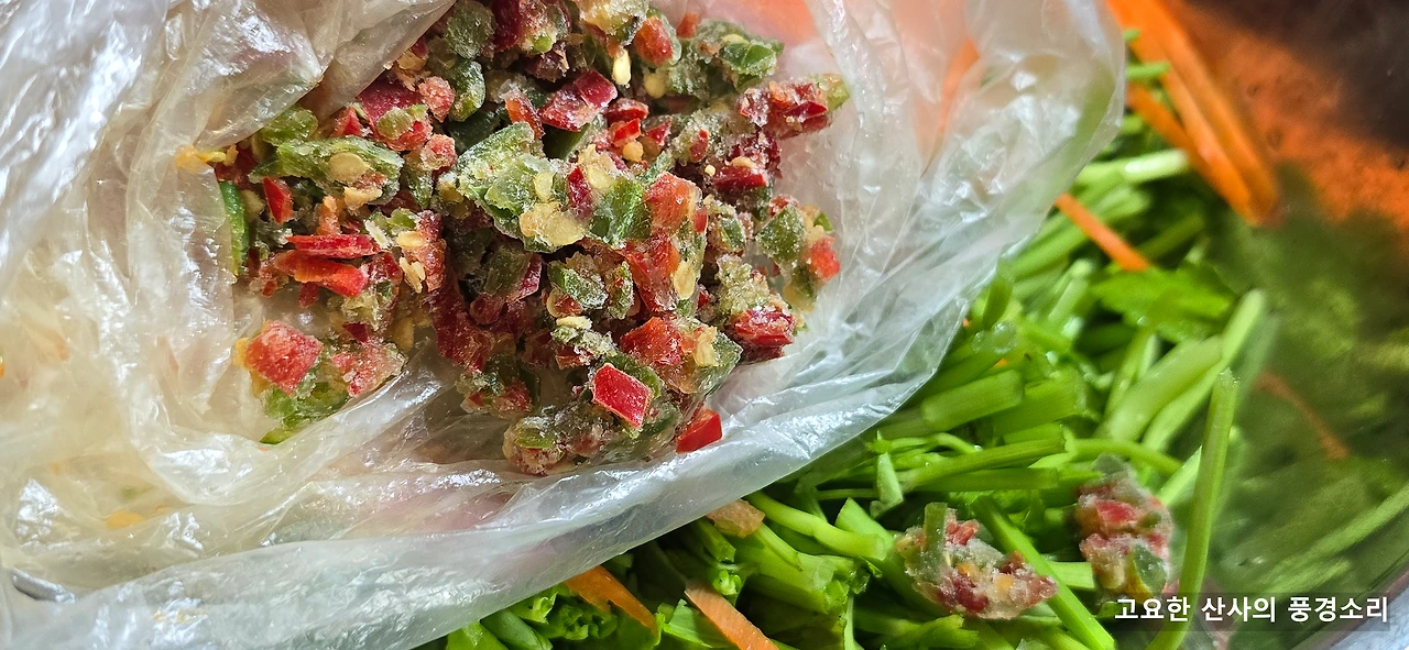 img.png?credential=yqXZFxpELC7KVnFOS48ylbz2pIh7yKj8&expires=1756652399&allow_ip=&allow_referer=&signature=7wb8sfAwpre3yTgzRZdJa6OYnds%3D